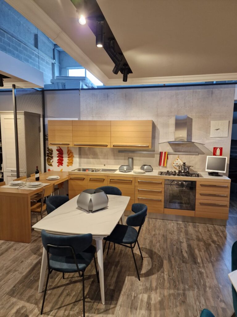 Cucina Berloni in Rovere Naturale Impiallacciato Legno - Sud Arredi